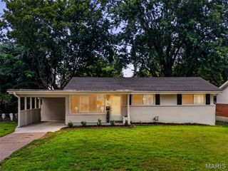 2248 Kerwin Drive, St Louis, MO 63136