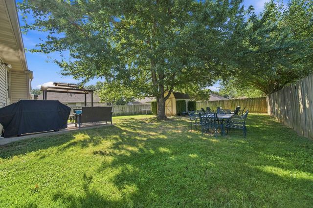 1004 Glen Oaks Drive, Nixa, MO 65714