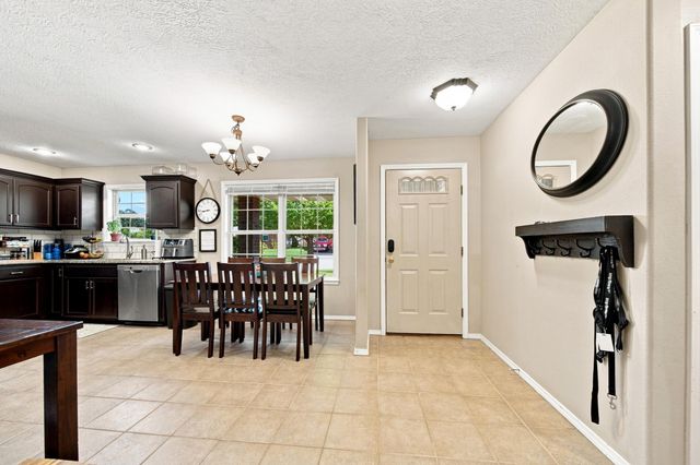 1004 Glen Oaks Drive, Nixa, MO 65714