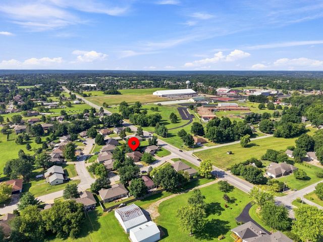 1004 Glen Oaks Drive, Nixa, MO 65714