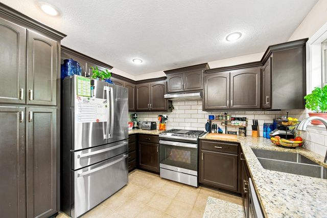 1004 Glen Oaks Drive, Nixa, MO 65714