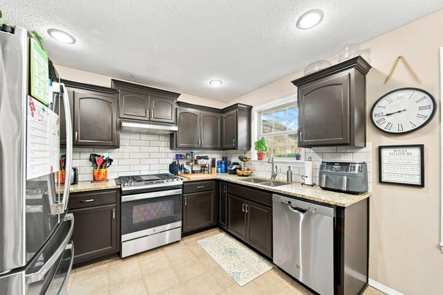 1004 Glen Oaks Drive, Nixa, MO 65714