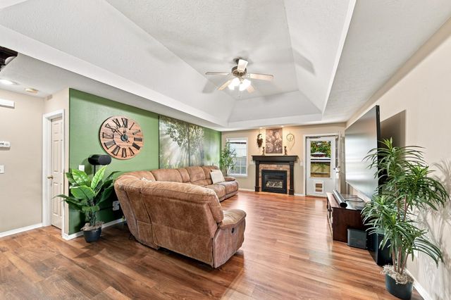 1004 Glen Oaks Drive, Nixa, MO 65714