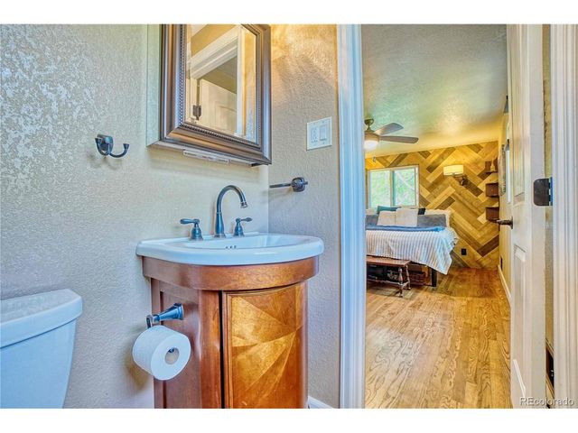 861 Phillips Dr, Northglenn, CO 80233