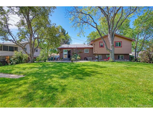 861 Phillips Dr, Northglenn, CO 80233