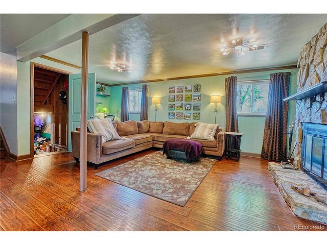 861 Phillips Dr, Northglenn, CO 80233