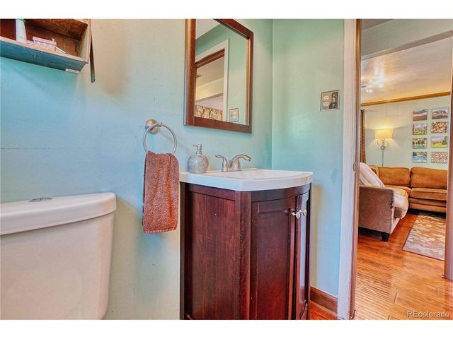 861 Phillips Dr, Northglenn, CO 80233