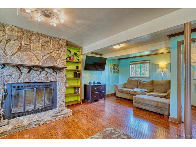861 Phillips Dr, Northglenn, CO 80233