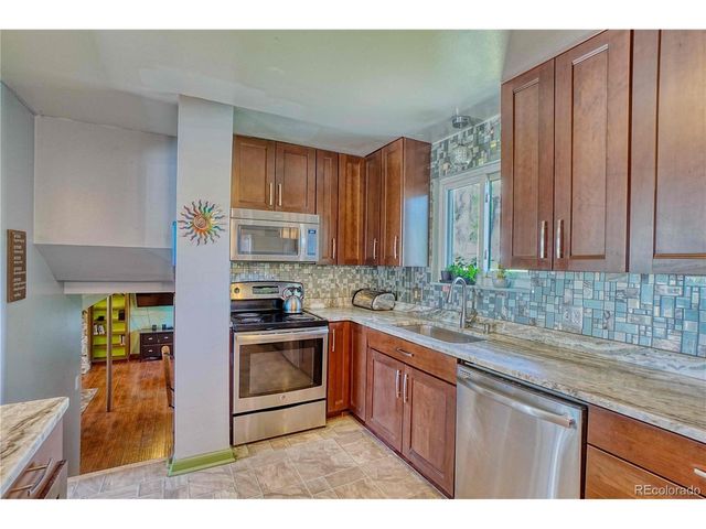 861 Phillips Dr, Northglenn, CO 80233