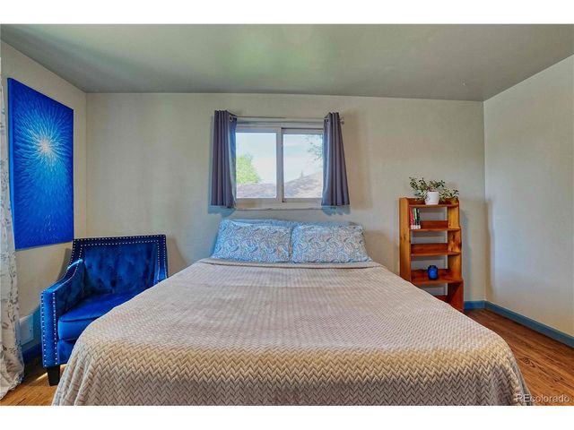 861 Phillips Dr, Northglenn, CO 80233