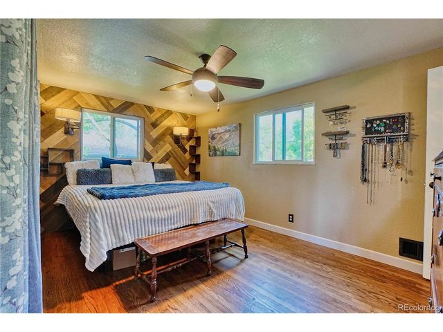 861 Phillips Dr, Northglenn, CO 80233