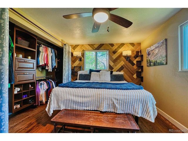 861 Phillips Dr, Northglenn, CO 80233