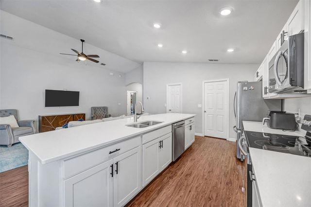 6969 ABBYWOOD LANE, Zephyrhills, FL 33541