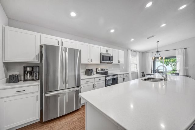 6969 ABBYWOOD LANE, Zephyrhills, FL 33541