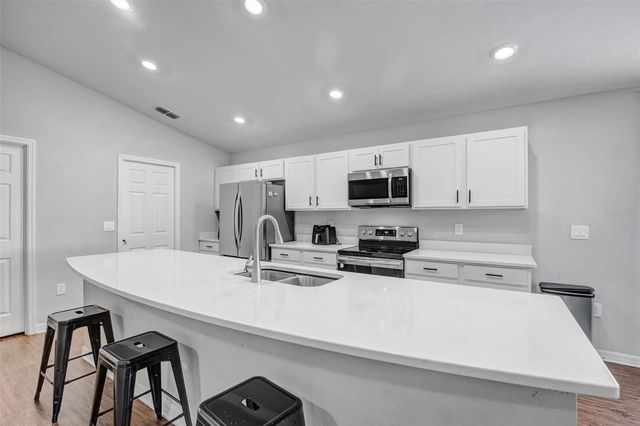 6969 ABBYWOOD LANE, Zephyrhills, FL 33541