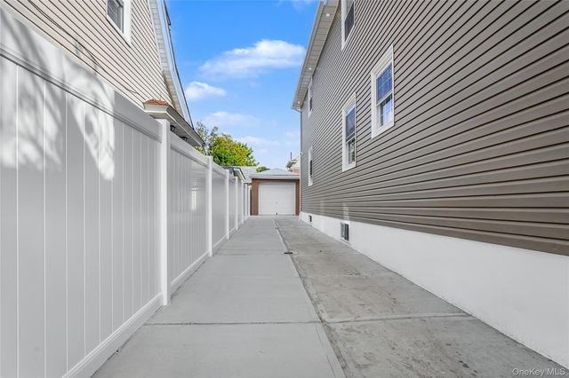 116-39 Newburg St, Saint Albans, NY 11412