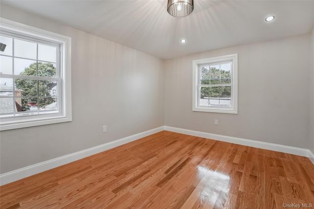 116-39 Newburg St, Saint Albans, NY 11412