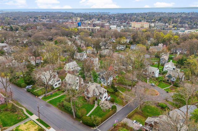 79 Mountain Avenue, Larchmont, NY 10538