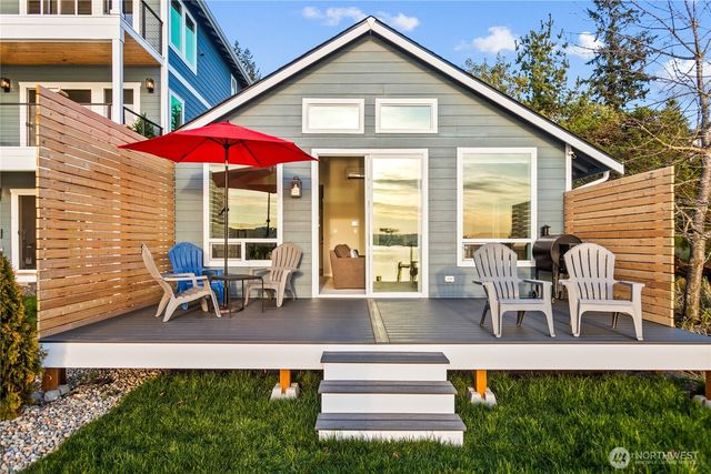 219 Shore Drive, Bremerton, WA 98310