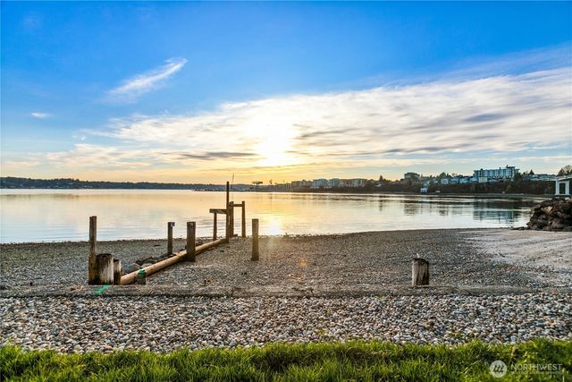 219 Shore Drive, Bremerton, WA 98310