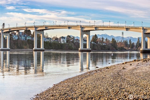 219 Shore Drive, Bremerton, WA 98310