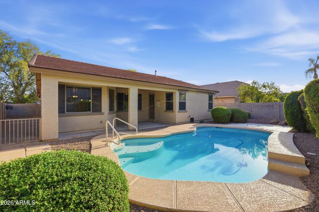 8804 W GLENN Drive, Glendale, AZ 85305