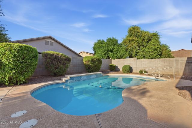 8804 W GLENN Drive, Glendale, AZ 85305