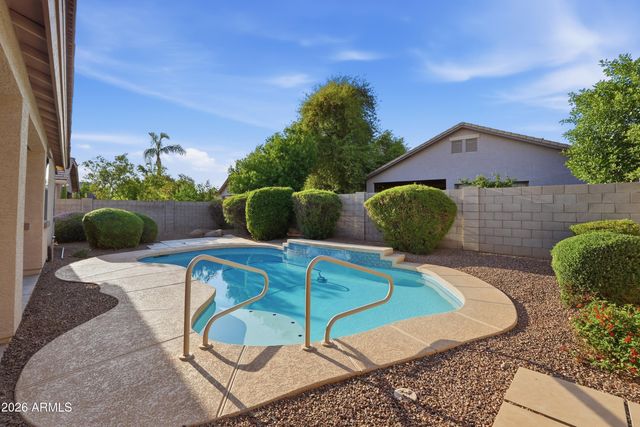 8804 W GLENN Drive, Glendale, AZ 85305