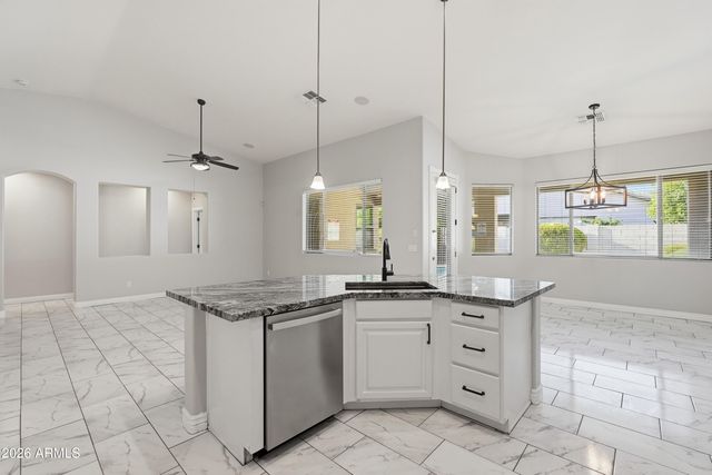 8804 W GLENN Drive, Glendale, AZ 85305