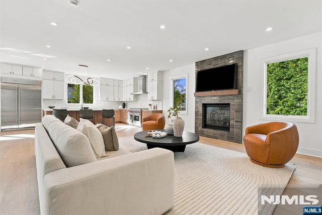 82 Benton Road, Paramus, NJ 07652