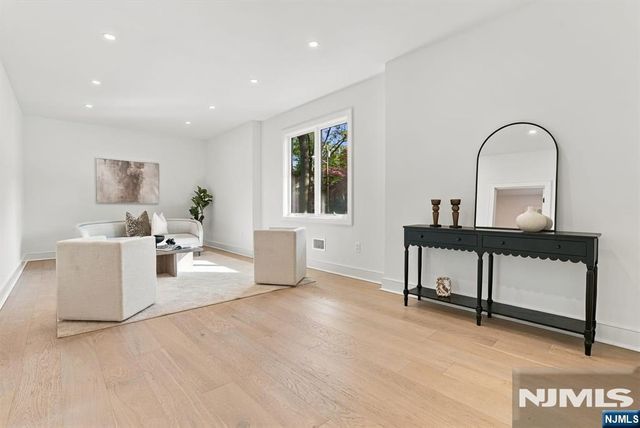 82 Benton Road, Paramus, NJ 07652