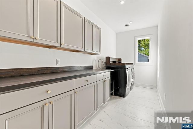 82 Benton Road, Paramus, NJ 07652
