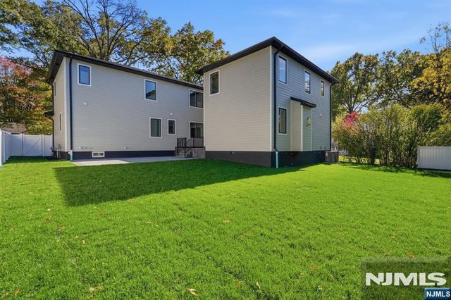 82 Benton Road, Paramus, NJ 07652