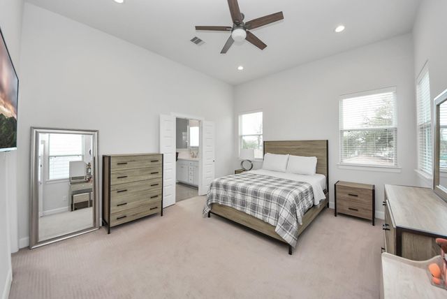 506 W Donovan Street F, Houston, TX 77091