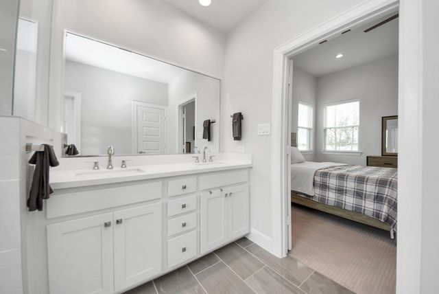 506 W Donovan Street F, Houston, TX 77091