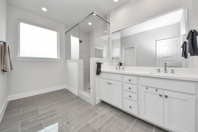 506 W Donovan Street F, Houston, TX 77091