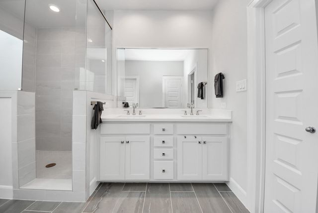 506 W Donovan Street F, Houston, TX 77091