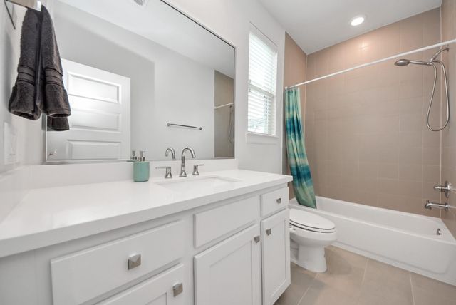 506 W Donovan Street F, Houston, TX 77091