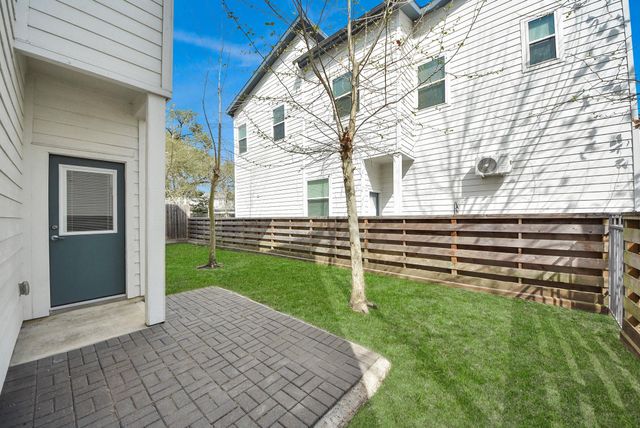 506 W Donovan Street F, Houston, TX 77091