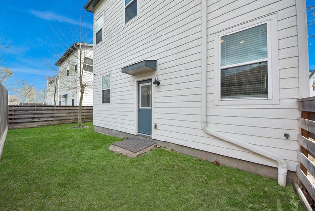 506 W Donovan Street F, Houston, TX 77091