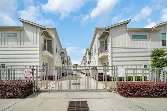 506 W Donovan Street F, Houston, TX 77091