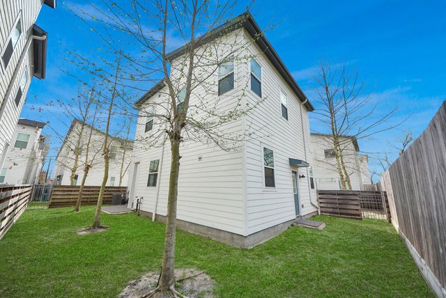 506 W Donovan Street F, Houston, TX 77091