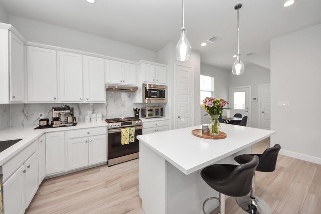 506 W Donovan Street F, Houston, TX 77091