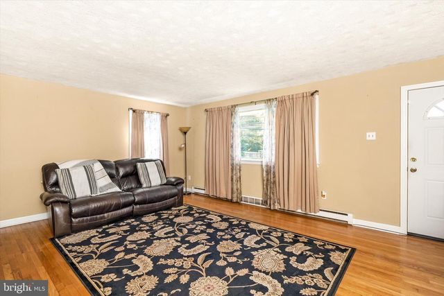 728 HUGHES DR, Hamilton, NJ 08690