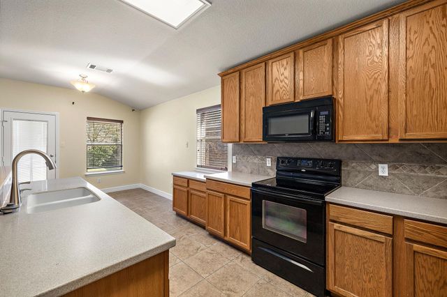 413 Peaceful Haven WAY, Hutto, TX 78634
