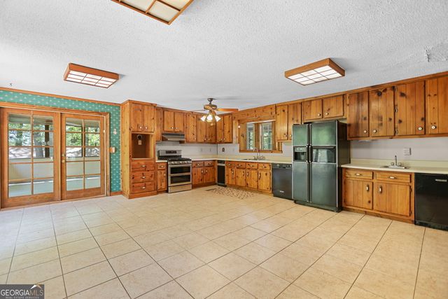 482 E Lake Road, Mcdonough, GA 30252