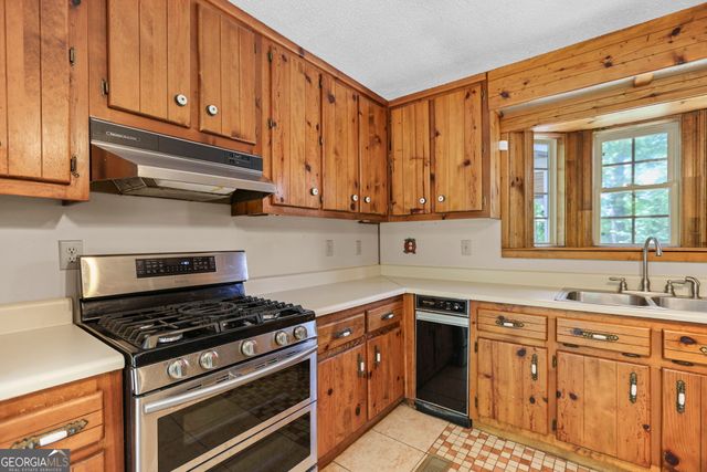 482 E Lake Road, Mcdonough, GA 30252
