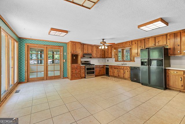 482 E Lake Road, Mcdonough, GA 30252