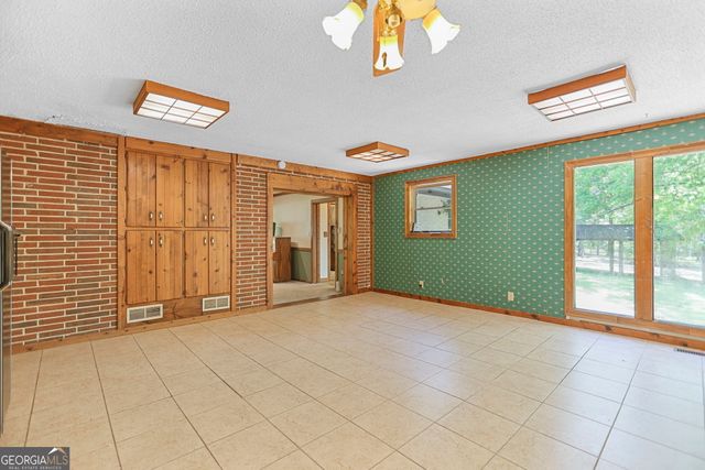 482 E Lake Road, Mcdonough, GA 30252