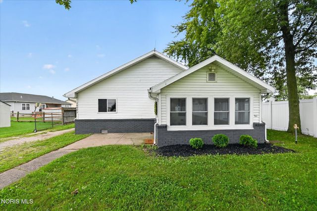 28992 Tracy Road, Walbridge, OH 43465